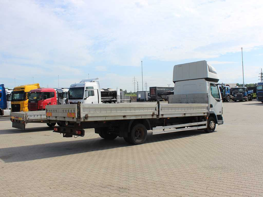 DAF LF 45.180, SLEEPING BODY, EURO 3, TIRES 80% - Lastbil med lad: billede 4 DAF LF 45.180, SLEEPING BODY, EURO 3, TIRES 80% - Lastbil med lad: billede 4