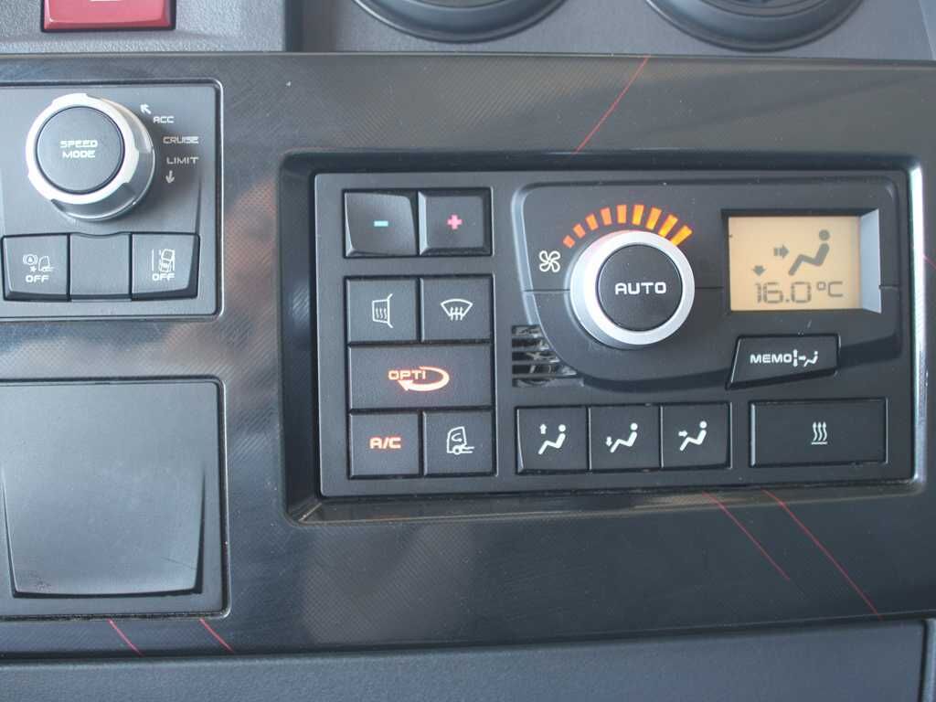 Trækker Renault T 440, EURO 6, AIR SUSPENSION, BEACONS, FULL ADR: billede 12