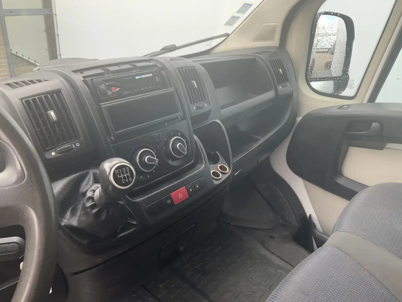 Citroen Jumper 35 2.2 HDI L4H3 Maxi (motor lampje brand !!) Airco - Varevogn: billede 5 Citroen Jumper 35 2.2 HDI L4H3 Maxi (motor lampje brand !!) Airco - Varevogn: billede 5