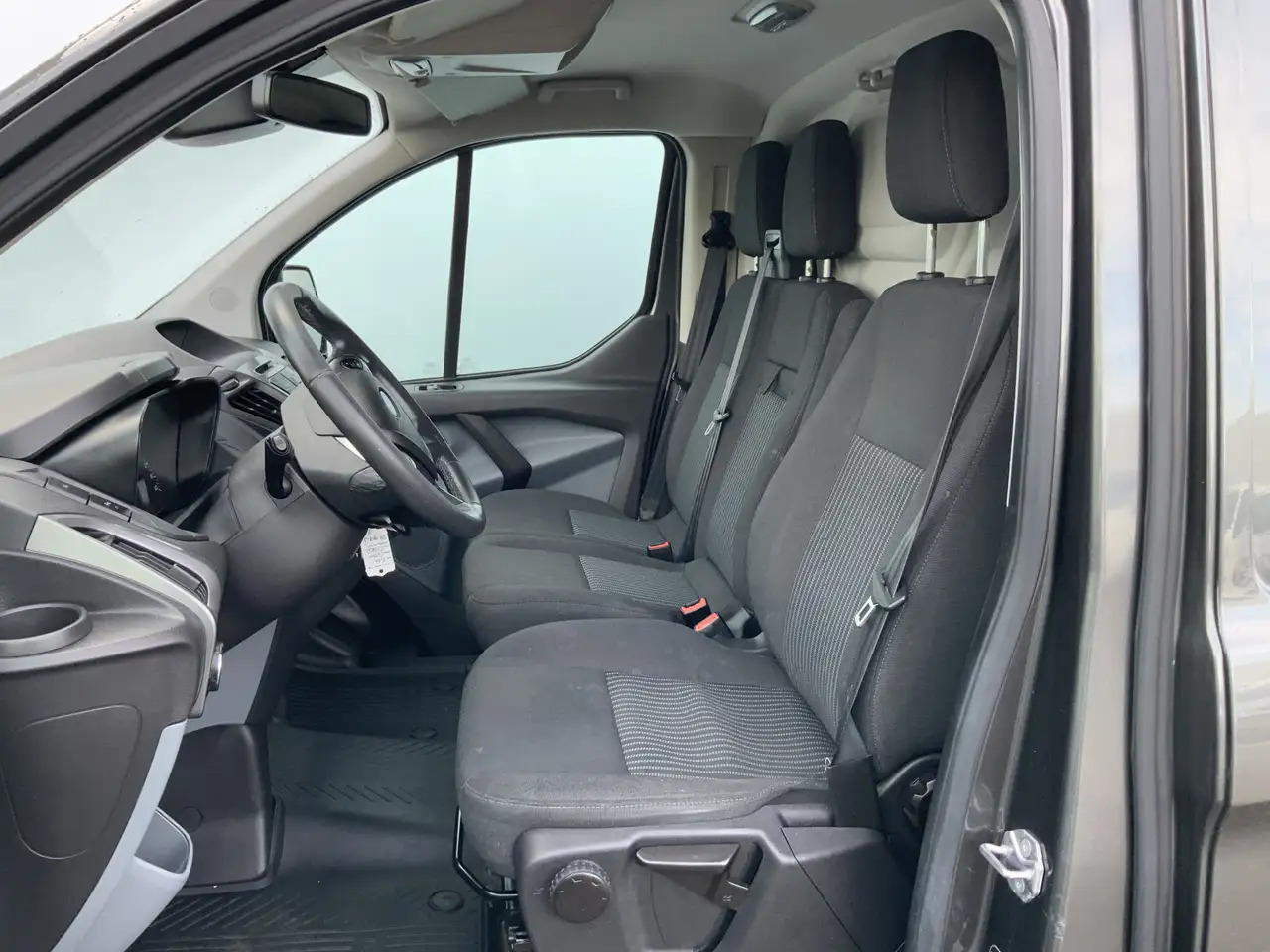 Ford Transit Custom 270 2.2 TDCI L1H1 Trend Airco Camera Cruise Dakdra - Varevogn: billede 4 Ford Transit Custom 270 2.2 TDCI L1H1 Trend Airco Camera Cruise Dakdra - Varevogn: billede 4