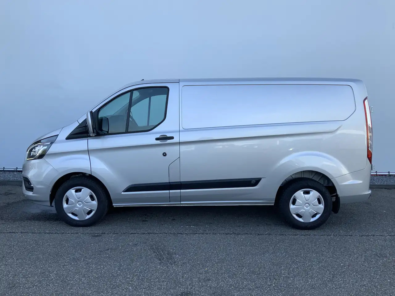 Ford Transit Custom 300 2.0 TDCI L1H1 Limited Airco Cruise Camera 3 Zi - Varevogn: billede 3 Ford Transit Custom 300 2.0 TDCI L1H1 Limited Airco Cruise Camera 3 Zi - Varevogn: billede 3