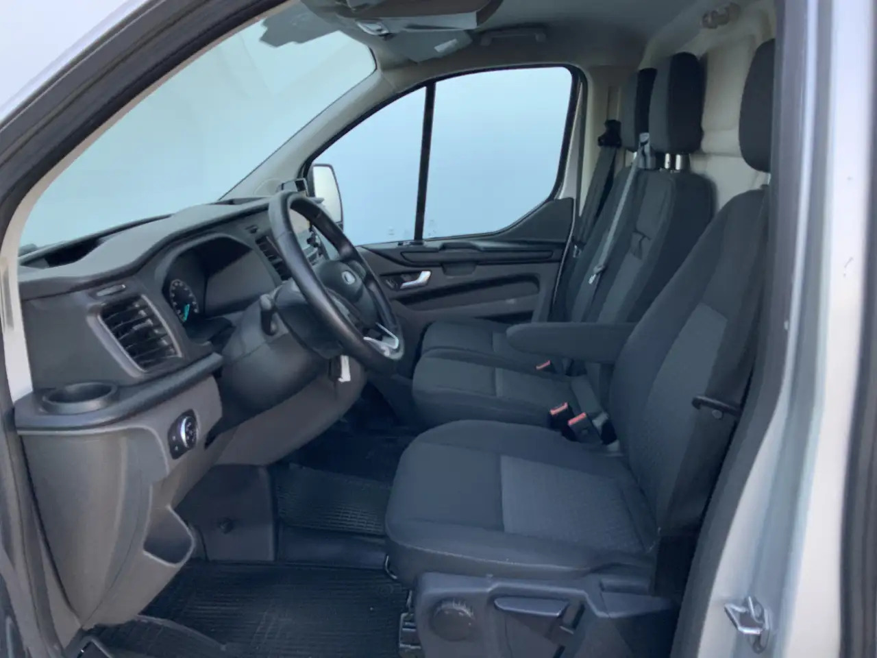 Ford Transit Custom 300 2.0 TDCI L1H1 Limited Airco Cruise Camera 3 Zi - Varevogn: billede 4 Ford Transit Custom 300 2.0 TDCI L1H1 Limited Airco Cruise Camera 3 Zi - Varevogn: billede 4