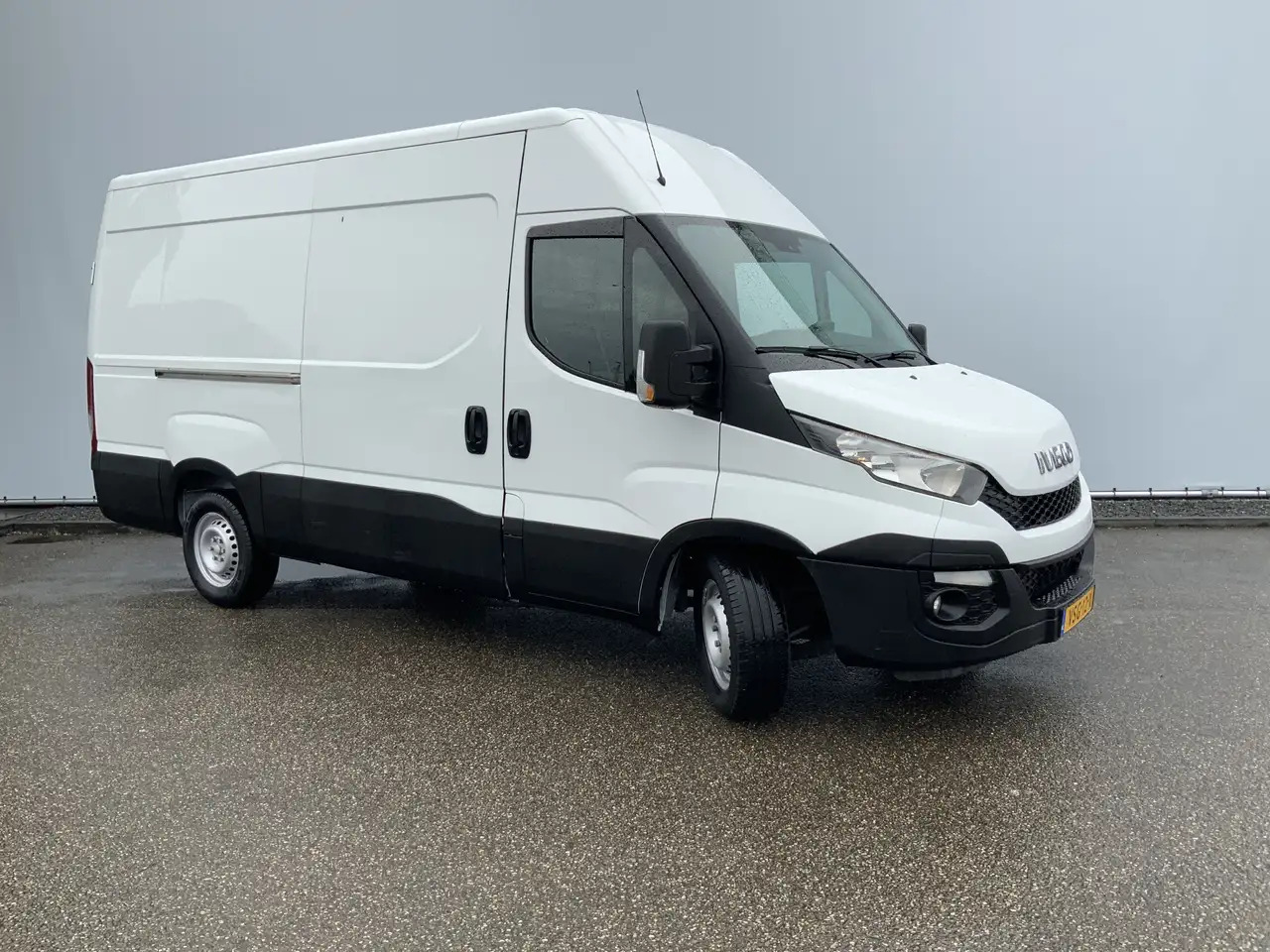 Iveco Daily 35S13V 2.3 352 H2 L3 Airco 3 Zits Opstap Euro 5 - Varevogn: billede 2 Iveco Daily 35S13V 2.3 352 H2 L3 Airco 3 Zits Opstap Euro 5 - Varevogn: billede 2