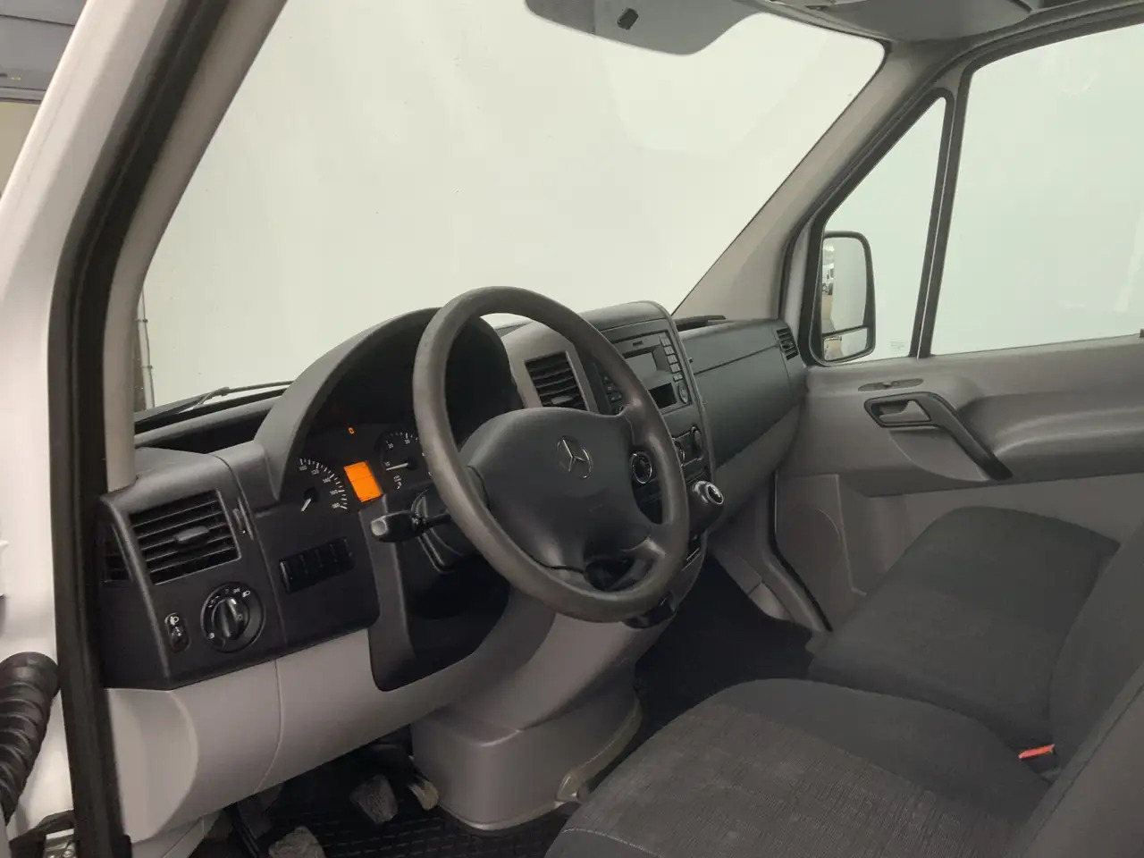Mercedes-Benz Sprinter 313 2.2 CDI 366 L2H2 Airco 3 Zits Opstap extra Slo - Varevogn: billede 5 Mercedes-Benz Sprinter 313 2.2 CDI 366 L2H2 Airco 3 Zits Opstap extra Slo - Varevogn: billede 5