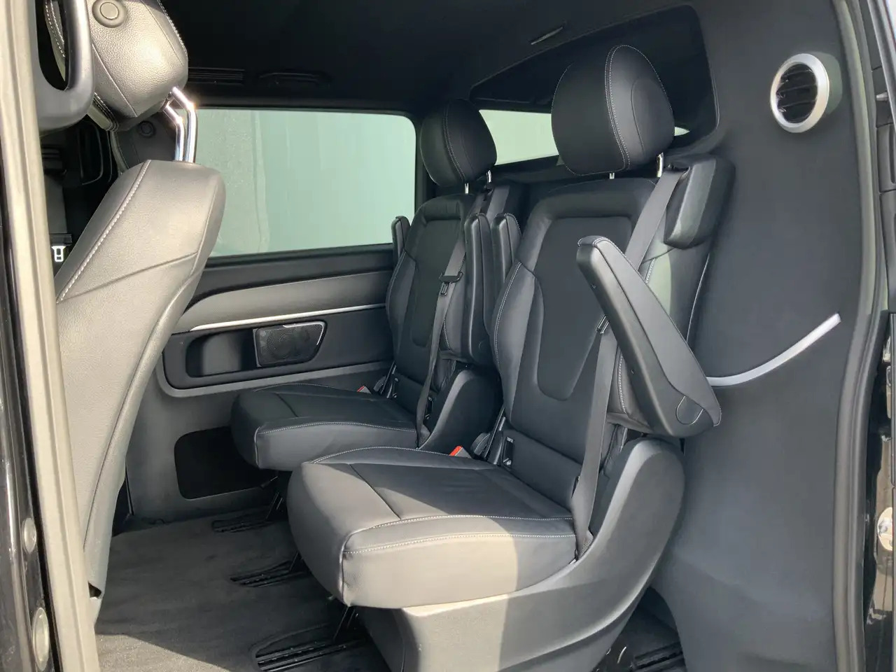 Mercedes-Benz V 300 300d Extra Lang Dub Cab Autom. Avantgarde Edition - Mandskabsbil: billede 3 Mercedes-Benz V 300 300d Extra Lang Dub Cab Autom. Avantgarde Edition - Mandskabsbil: billede 3