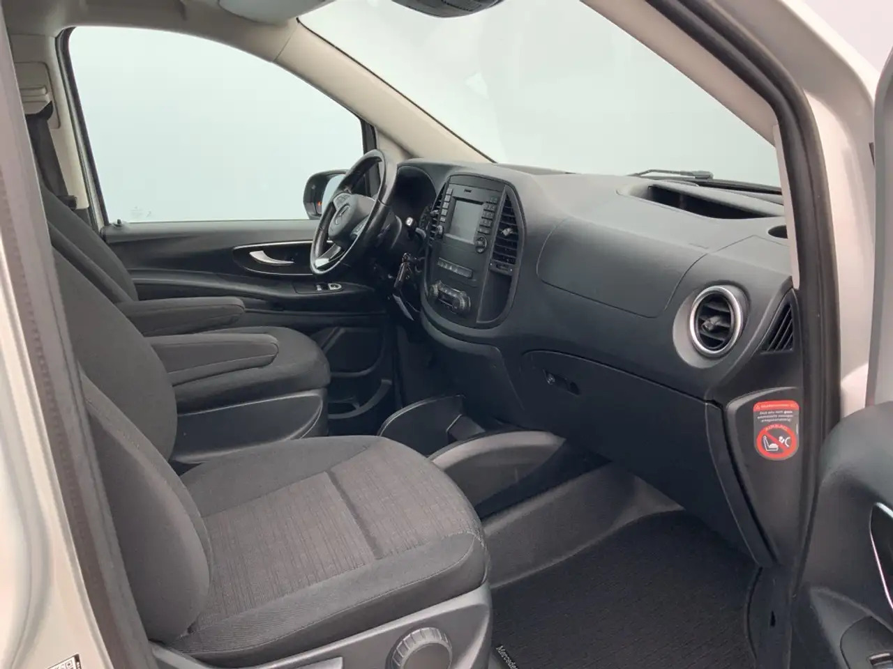 Leje en Mercedes-Benz Vito 119 CDI Lang Automaat Airco Cruise Trekhaak 2500 k Mercedes-Benz Vito 119 CDI Lang Automaat Airco Cruise Trekhaak 2500 k: billede 6 Leje en Mercedes-Benz Vito 119 CDI Lang Automaat Airco Cruise Trekhaak 2500 k Mercedes-Benz Vito 119 CDI Lang Automaat Airco Cruise Trekhaak 2500 k: billede 6