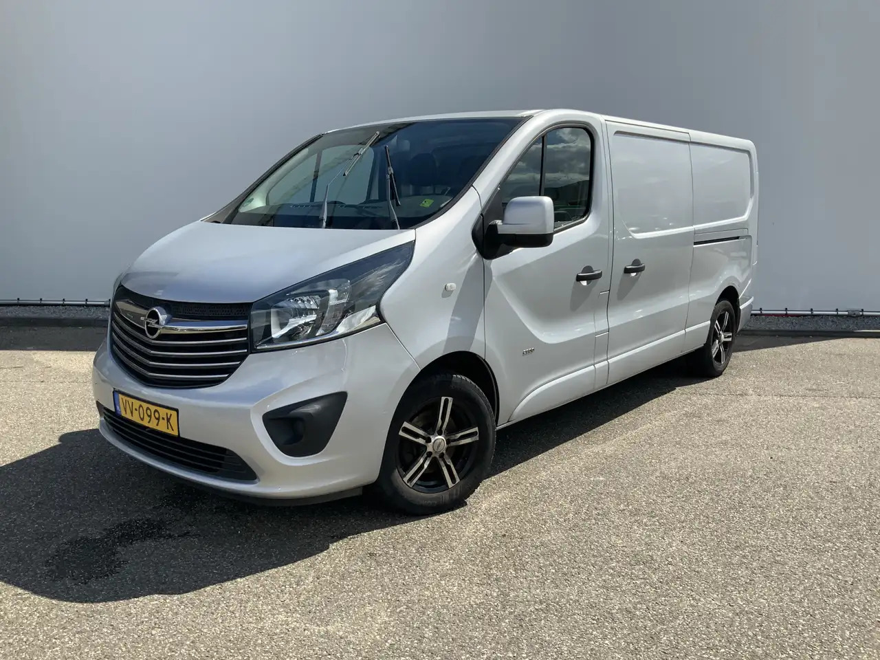 Opel Vivaro 1.6 CDTI L2H1 Sport EcoFlex (MOTOR DEFECT !!!!)Air - Varevogn: billede 1 Opel Vivaro 1.6 CDTI L2H1 Sport EcoFlex (MOTOR DEFECT !!!!)Air - Varevogn: billede 1
