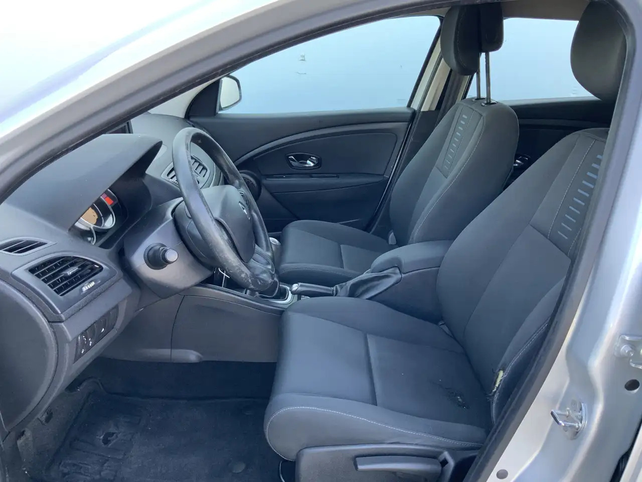 Renault Megane 1.5 dCi Expression Airco Navi Grijs Kenteken Euro - Øvrig maskin: billede 4 Renault Megane 1.5 dCi Expression Airco Navi Grijs Kenteken Euro - Øvrig maskin: billede 4