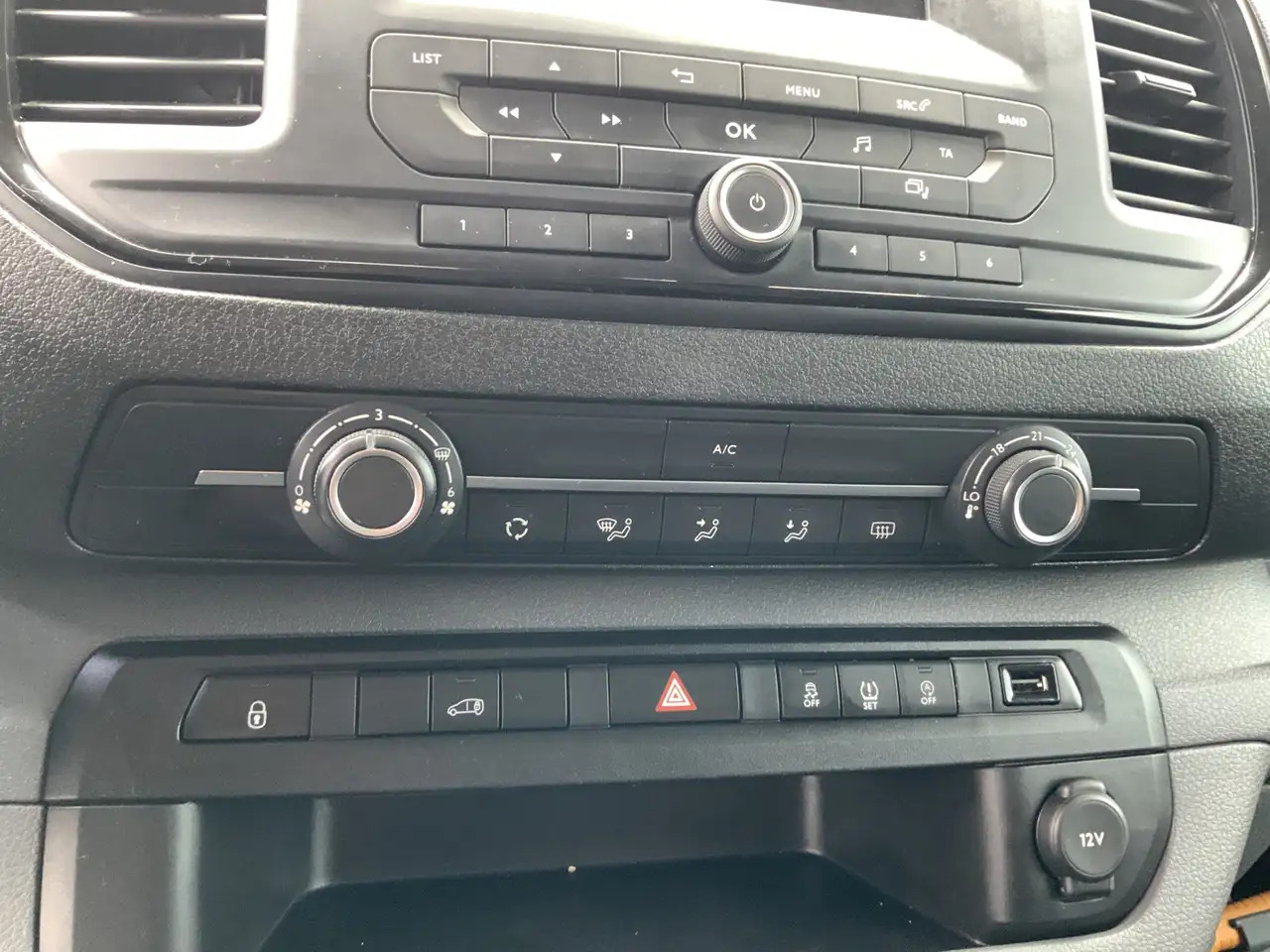 Peugeot Expert 227C 2.0 BlueHDI 150 Premium Pack Airco Cruise Cam - Varevogn: billede 5 Peugeot Expert 227C 2.0 BlueHDI 150 Premium Pack Airco Cruise Cam - Varevogn: billede 5