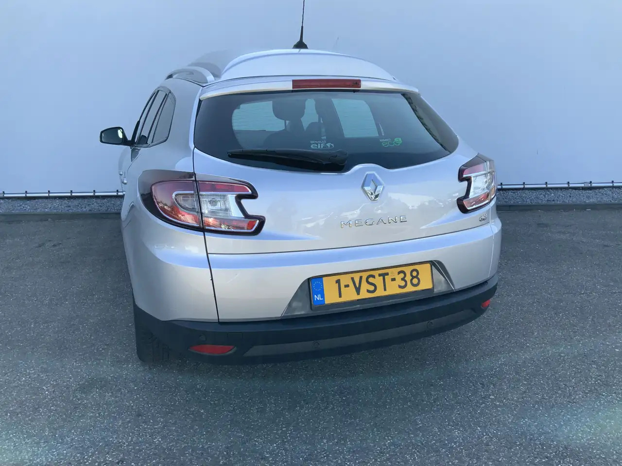 Renault Megane 1.5 dCi Expression Airco Navi Grijs Kenteken Euro - Bil: billede 2 Renault Megane 1.5 dCi Expression Airco Navi Grijs Kenteken Euro - Bil: billede 2