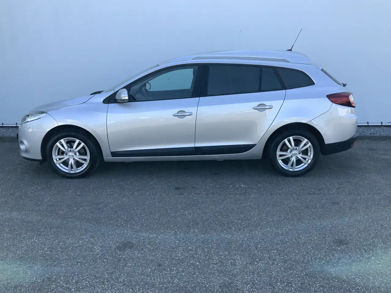 Renault Megane 1.5 dCi Expression Airco Navi Grijs Kenteken Euro - Bil: billede 3 Renault Megane 1.5 dCi Expression Airco Navi Grijs Kenteken Euro - Bil: billede 3