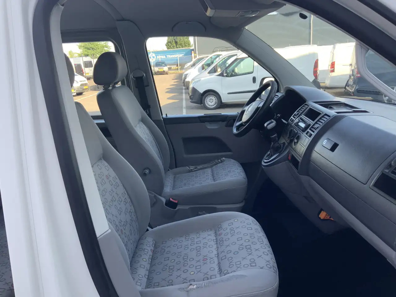 Volkswagen T5 Transporter 2.5 TDI 300 Budgetline Automaat DubCab Airco Trekh - Mandskabsbil: billede 5 Volkswagen T5 Transporter 2.5 TDI 300 Budgetline Automaat DubCab Airco Trekh - Mandskabsbil: billede 5