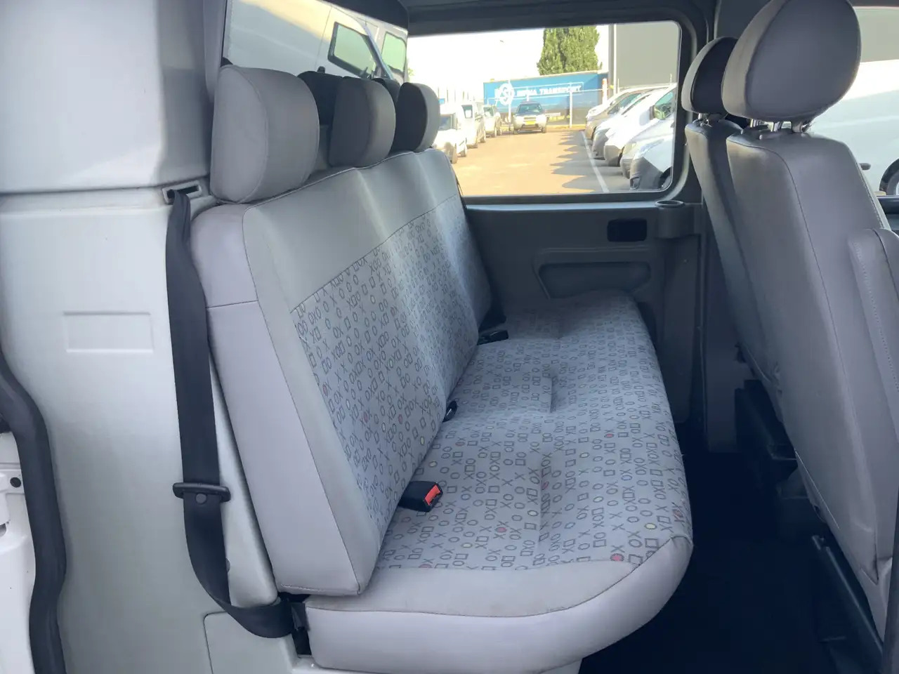 Volkswagen T5 Transporter 2.5 TDI 300 Budgetline Automaat DubCab Airco Trekh - Mandskabsbil: billede 4 Volkswagen T5 Transporter 2.5 TDI 300 Budgetline Automaat DubCab Airco Trekh - Mandskabsbil: billede 4