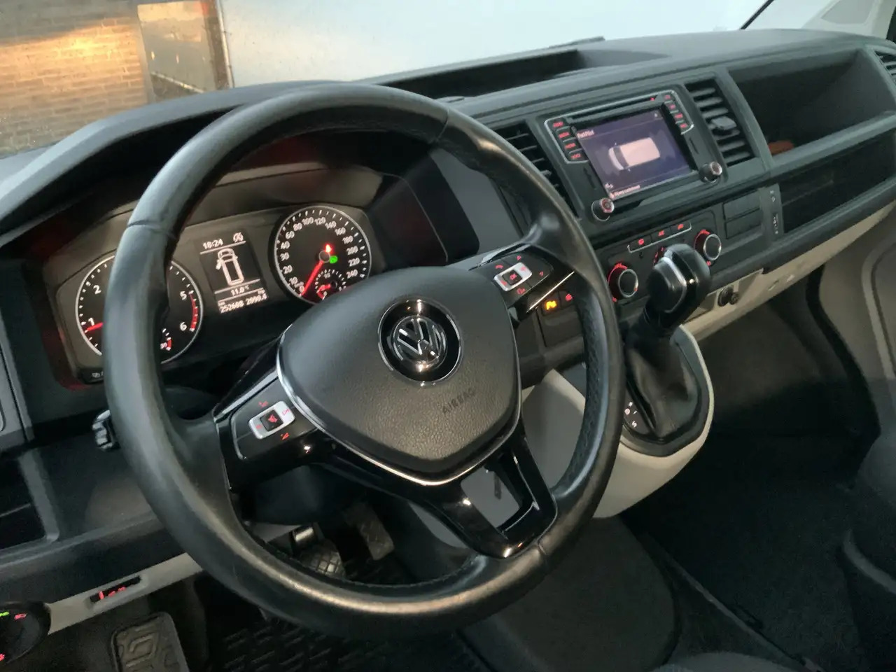 Volkswagen T6 Transporter 2.0 TDI L2H2 Highline Automaat Airco Cruise Navi A - Varevogn: billede 5 Volkswagen T6 Transporter 2.0 TDI L2H2 Highline Automaat Airco Cruise Navi A - Varevogn: billede 5