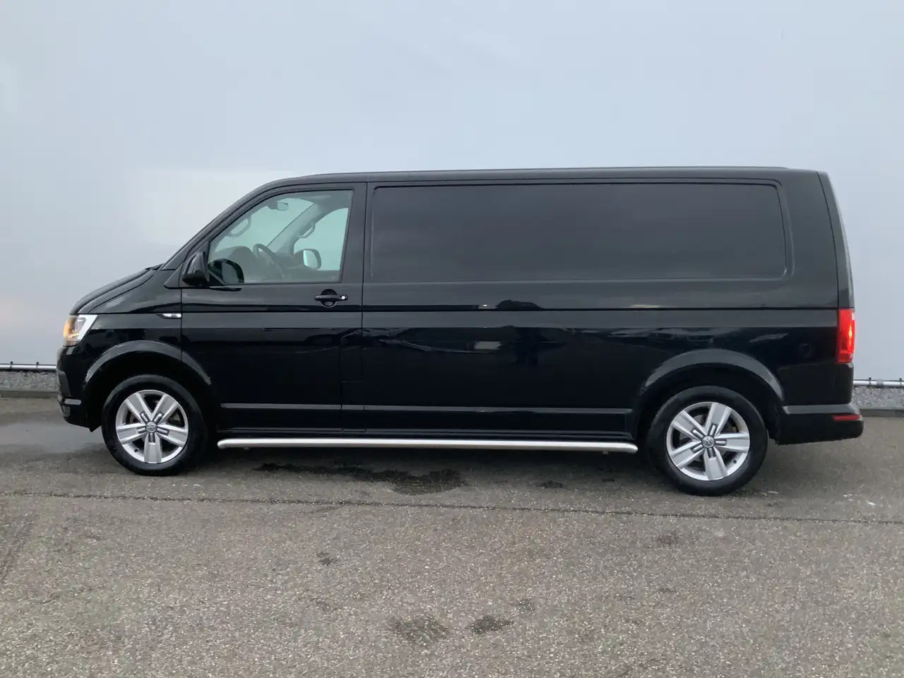 Volkswagen T6 Transporter 2.0 TDI L2H2 Highline Automaat Airco Cruise Navi A - Varevogn: billede 3 Volkswagen T6 Transporter 2.0 TDI L2H2 Highline Automaat Airco Cruise Navi A - Varevogn: billede 3
