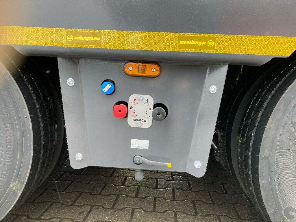 Meusburger 1+3-Achs-Tiefbett-Kombination mit Halbachsen  - Nedbygget platform sættevogn: billede 5 Meusburger 1+3-Achs-Tiefbett-Kombination mit Halbachsen  - Nedbygget platform sættevogn: billede 5