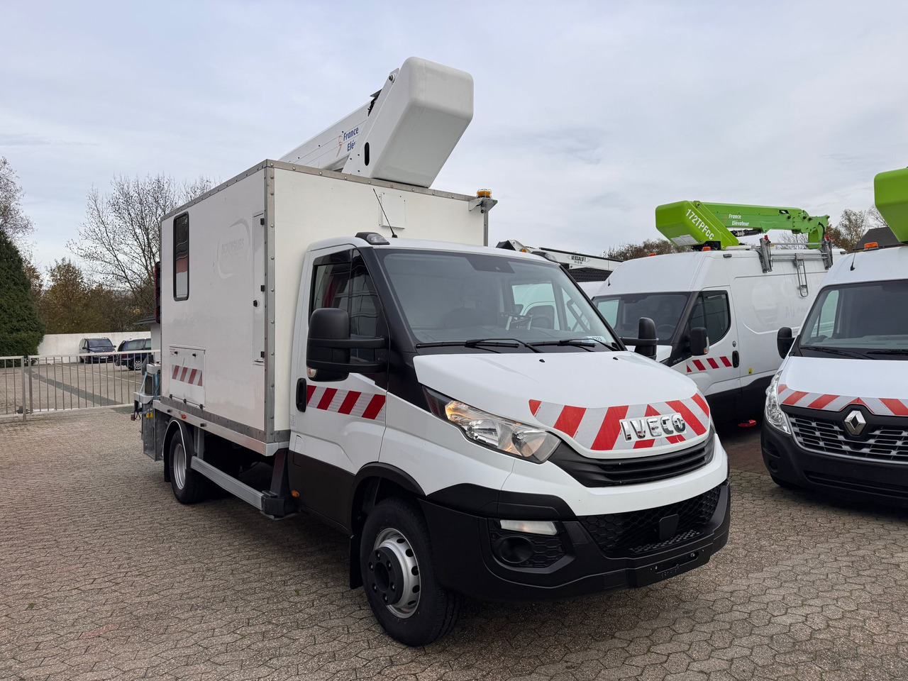 IVECO Daily 70C18 Hubarbeitsbühne Steiger France Elevateur 172 CPL EURO 6C - Lastbil med mandskabslift: billede 2 IVECO Daily 70C18 Hubarbeitsbühne Steiger France Elevateur 172 CPL EURO 6C - Lastbil med mandskabslift: billede 2