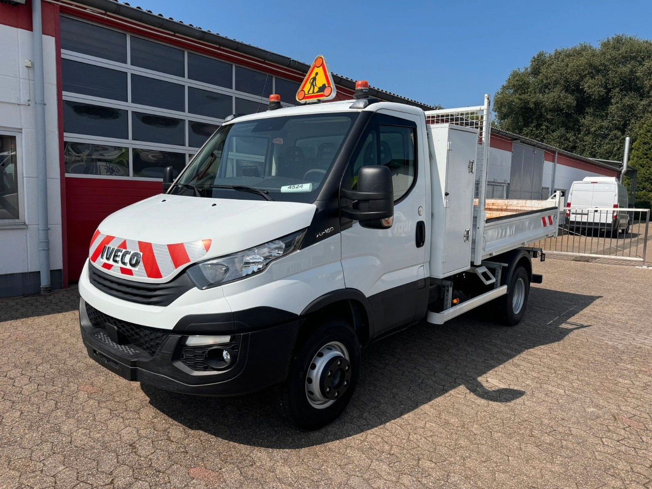 Iveco 70C18 Kipper 3625 kg Nutzlast! Klima EURO 6C - Ladbil med tip: billede 1 Iveco 70C18 Kipper 3625 kg Nutzlast! Klima EURO 6C - Ladbil med tip: billede 1