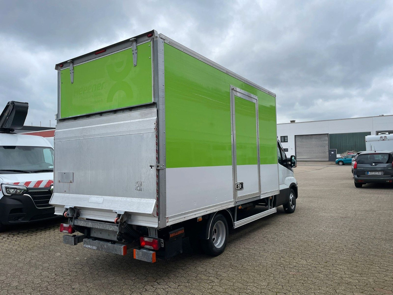 Iveco Daily 35C15 Koffer 4.2m Ladebordwand - Varebil med kasse: billede 4 Iveco Daily 35C15 Koffer 4.2m Ladebordwand - Varebil med kasse: billede 4