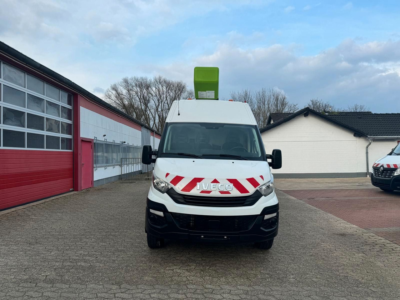 Iveco Daily 70C15 Steiger France Elevateur 172 TPFcc - Lastbil med mandskabslift: billede 2 Iveco Daily 70C15 Steiger France Elevateur 172 TPFcc - Lastbil med mandskabslift: billede 2