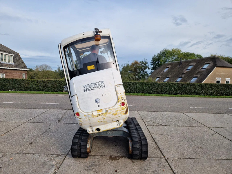WACKER NEUSON 2404RD kan op een berghelling werken - Minigravemaskine: billede 1 WACKER NEUSON 2404RD kan op een berghelling werken - Minigravemaskine: billede 1