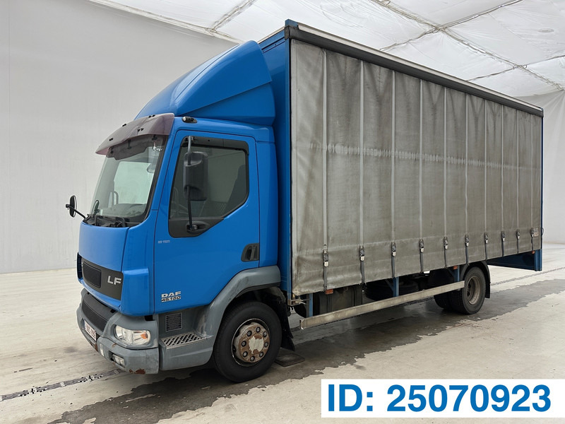 DAF LF45.150 - Lastbil med presenning: billede 1 DAF LF45.150 - Lastbil med presenning: billede 1
