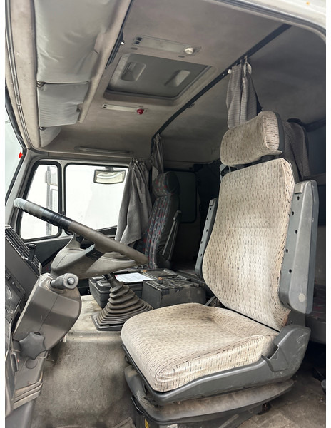 Tipvogn lastbil, Lastbil med kran Mercedes-Benz SK 1831: billede 15