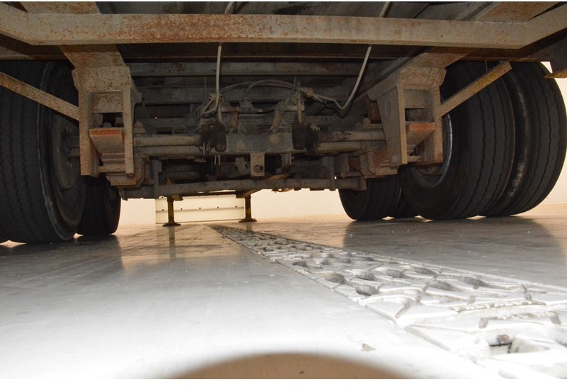 Nedbygget platform sættevogn SERMA Low bed trailer: billede 8
