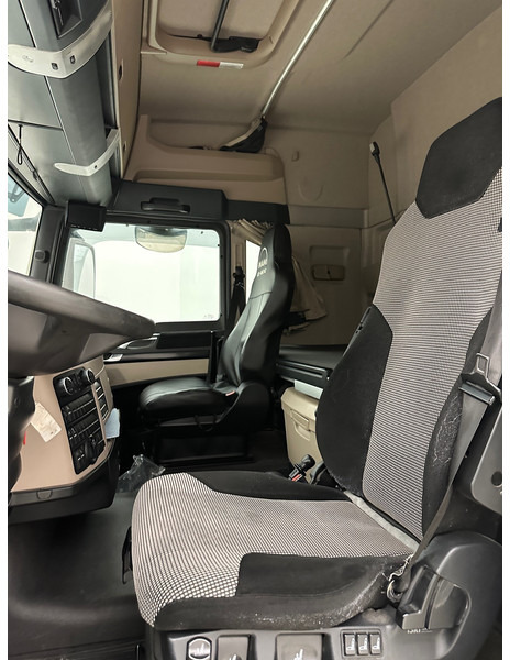 Trækker MAN TGX18.460 - engine broken: billede 9 Trækker MAN TGX18.460 - engine broken: billede 9