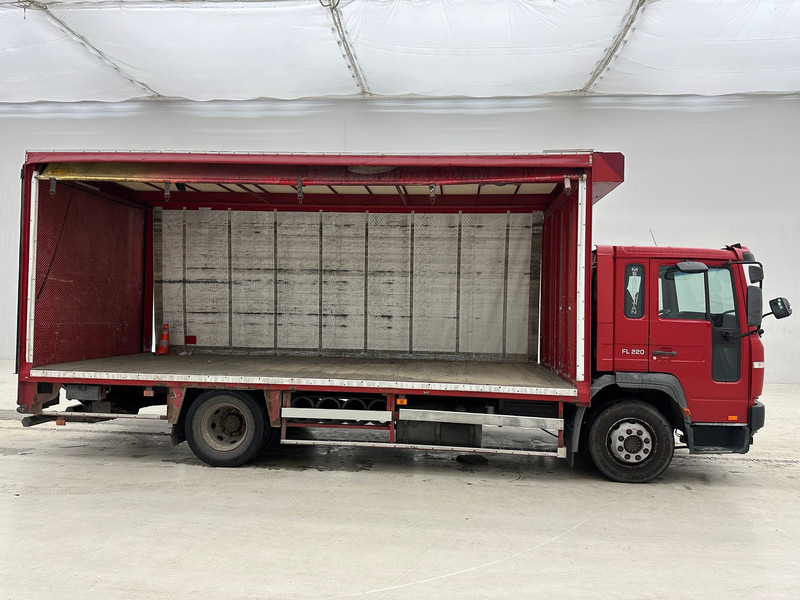 Volvo FL 220 - Lastbil med presenning: billede 4 Volvo FL 220 - Lastbil med presenning: billede 4
