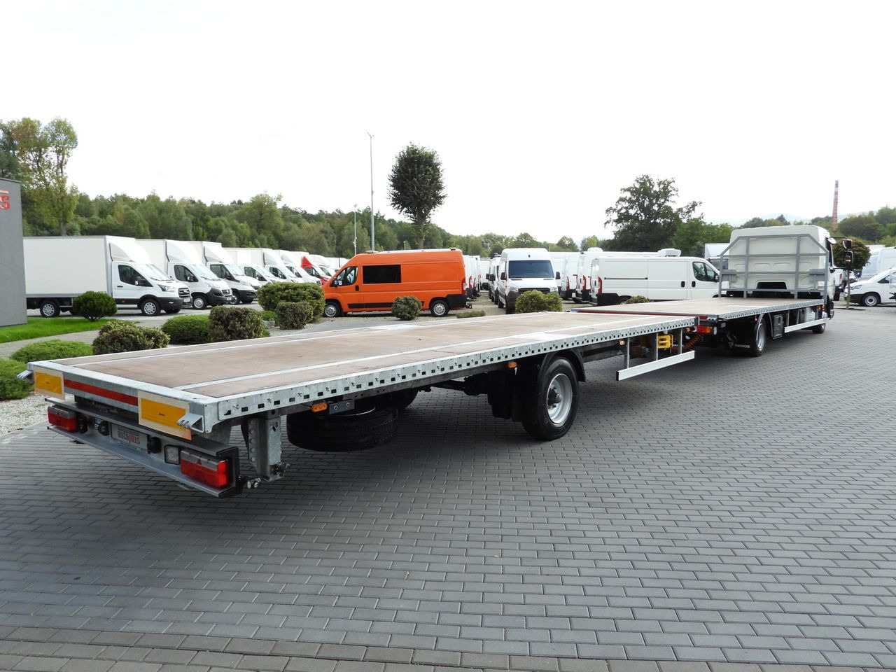 DAF LF 230 CONTAINER CARRIER PLATFORM + TRAILER WEBASTO CRUISE CONTROL LED LIGHTS PNEUMATICS AUTOMATIC TRANSMISSION TWIN WHEELS AIR CONDITIONING 230HP - Lastbil med lad: billede 3 DAF LF 230 CONTAINER CARRIER PLATFORM + TRAILER WEBASTO CRUISE CONTROL LED LIGHTS PNEUMATICS AUTOMATIC TRANSMISSION TWIN WHEELS AIR CONDITIONING 230HP - Lastbil med lad: billede 3