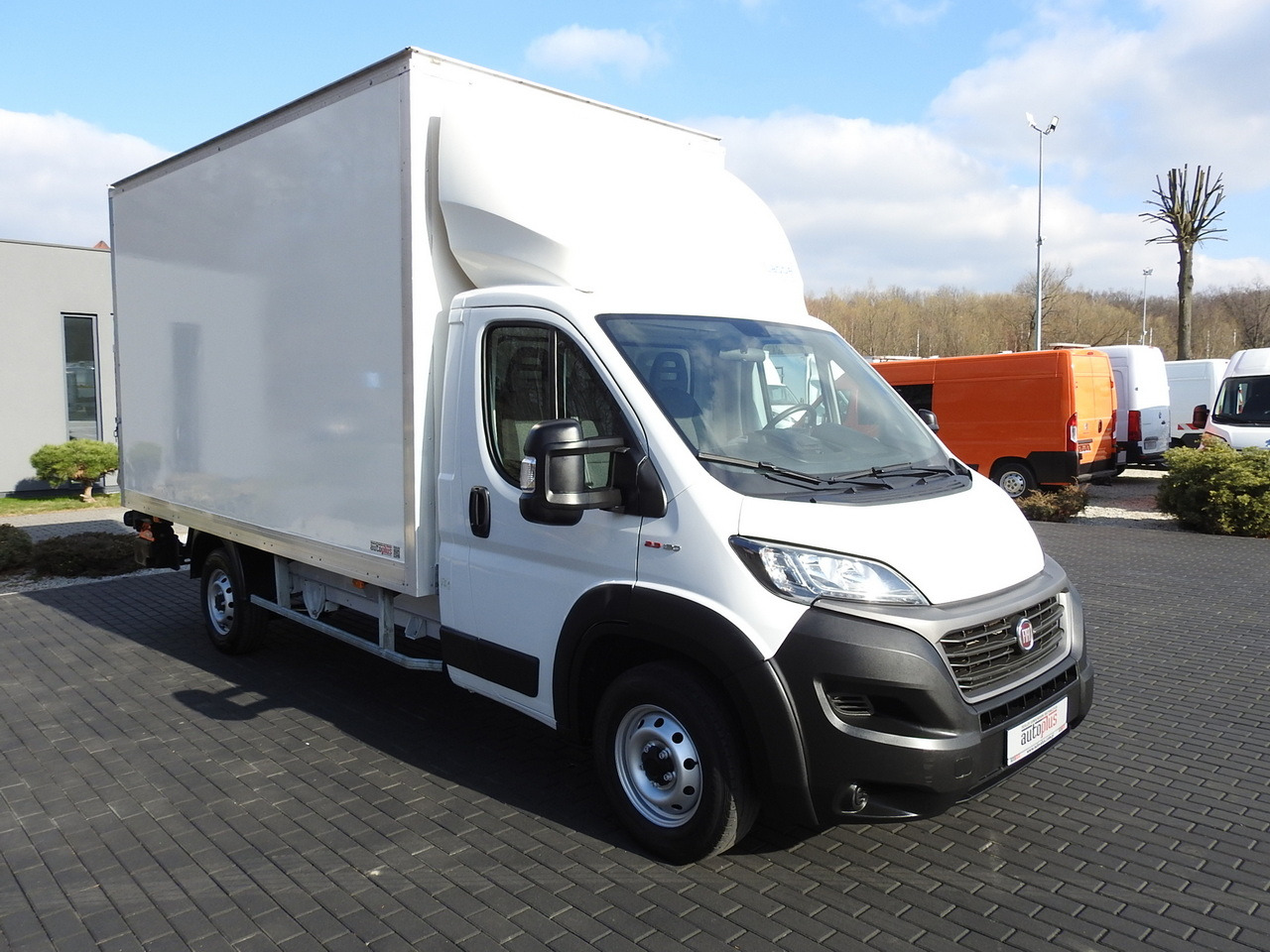 FIAT DUCATO BOX LIFT 8 PALLETS CRUISE CONTROL NAVIGATION LED LIGHTS AIR CONDITIONING 130HP - Varebil med kasse: billede 4 FIAT DUCATO BOX LIFT 8 PALLETS CRUISE CONTROL NAVIGATION LED LIGHTS AIR CONDITIONING 130HP - Varebil med kasse: billede 4