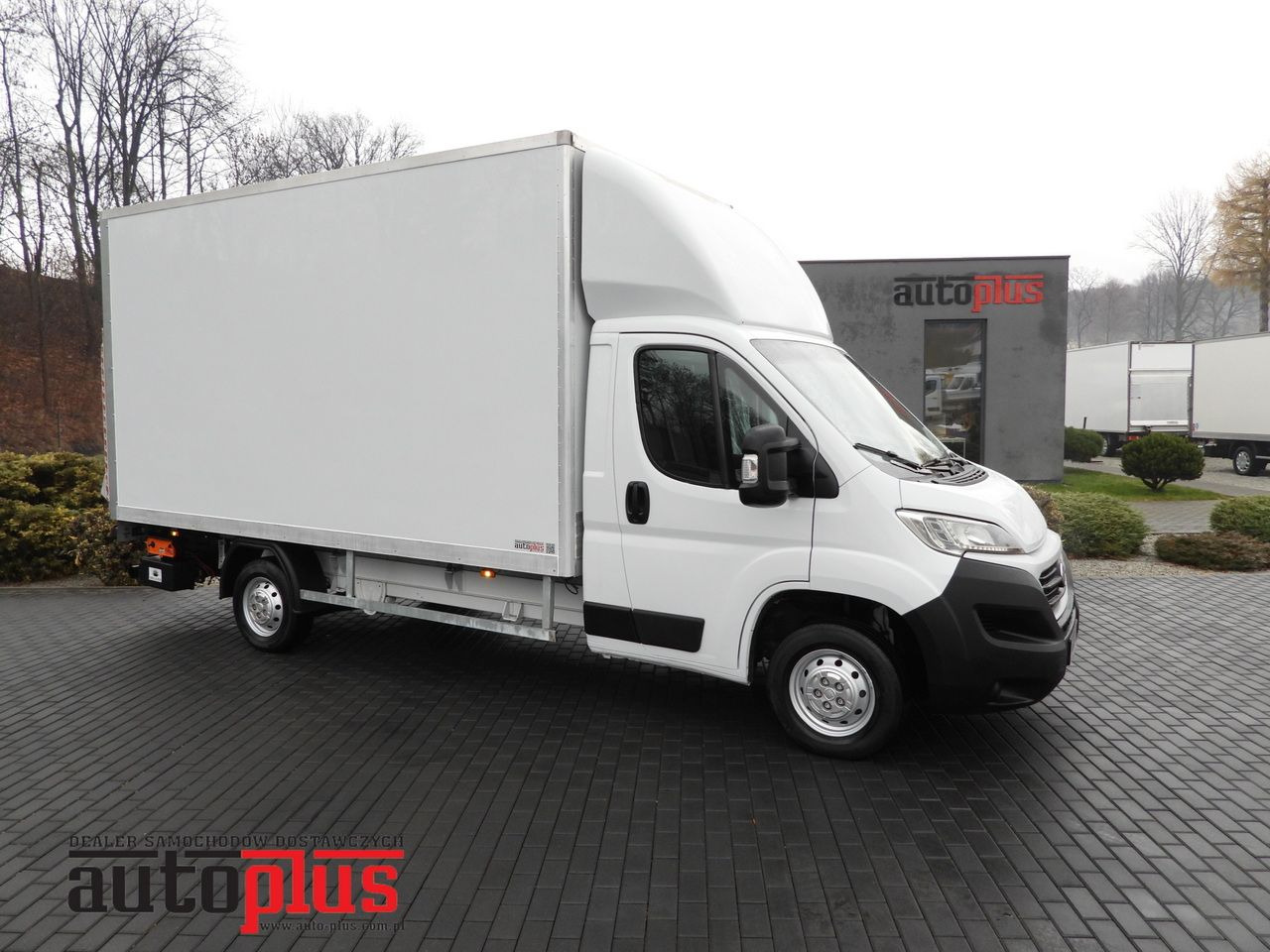 FIAT DUCATO BOX LIFT 8 PALLETS CRUISE CONTROL NAVIGATION LED LIGHTS AIR CONDITIONING 130HP - Varebil med kasse: billede 1 FIAT DUCATO BOX LIFT 8 PALLETS CRUISE CONTROL NAVIGATION LED LIGHTS AIR CONDITIONING 130HP - Varebil med kasse: billede 1