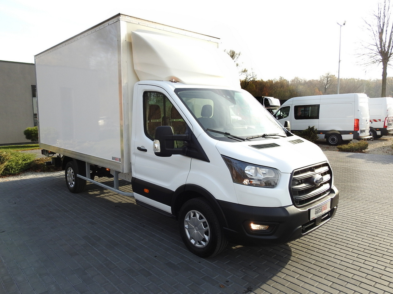 FORD TRANSIT BOX LIFT 8 PALLETS CRUISE CONTROL AIR CONDITIONING 130HP - Varebil med kasse: billede 4 FORD TRANSIT BOX LIFT 8 PALLETS CRUISE CONTROL AIR CONDITIONING 130HP - Varebil med kasse: billede 4