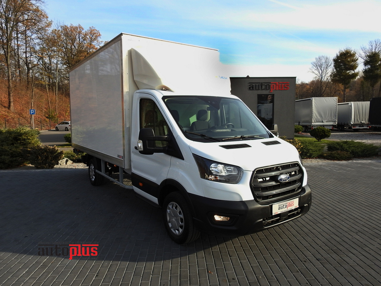 FORD TRANSIT BOX LIFT 8 PALLETS CRUISE CONTROL AIR CONDITIONING 130HP - Varebil med kasse: billede 1 FORD TRANSIT BOX LIFT 8 PALLETS CRUISE CONTROL AIR CONDITIONING 130HP - Varebil med kasse: billede 1