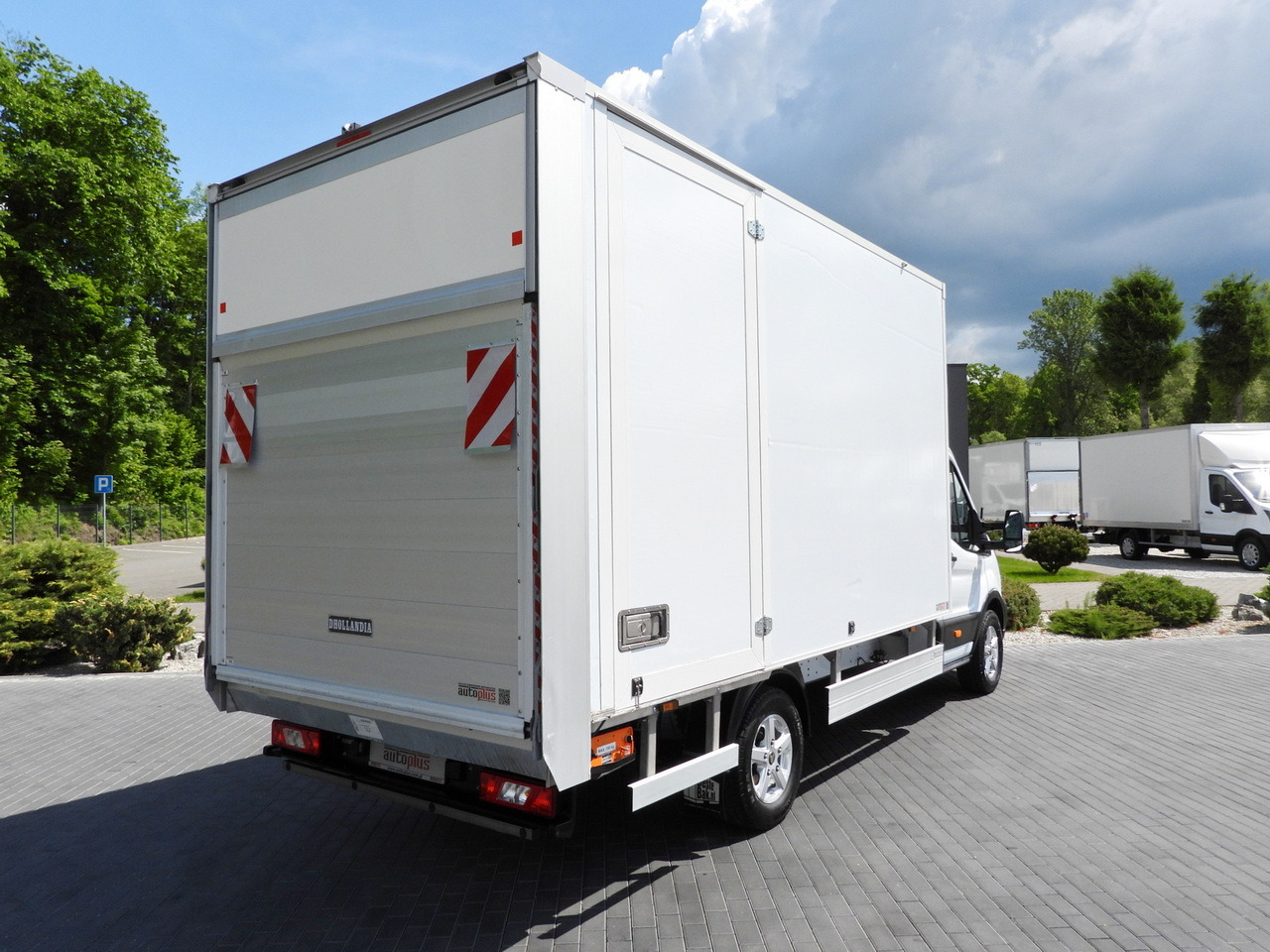 FORD TRANSIT BOX LIFT 8 PALLETS CRUISE CONTROL LED LIGHTS AIR CONDITIONING 130HP - Kølebil: billede 3 FORD TRANSIT BOX LIFT 8 PALLETS CRUISE CONTROL LED LIGHTS AIR CONDITIONING 130HP - Kølebil: billede 3