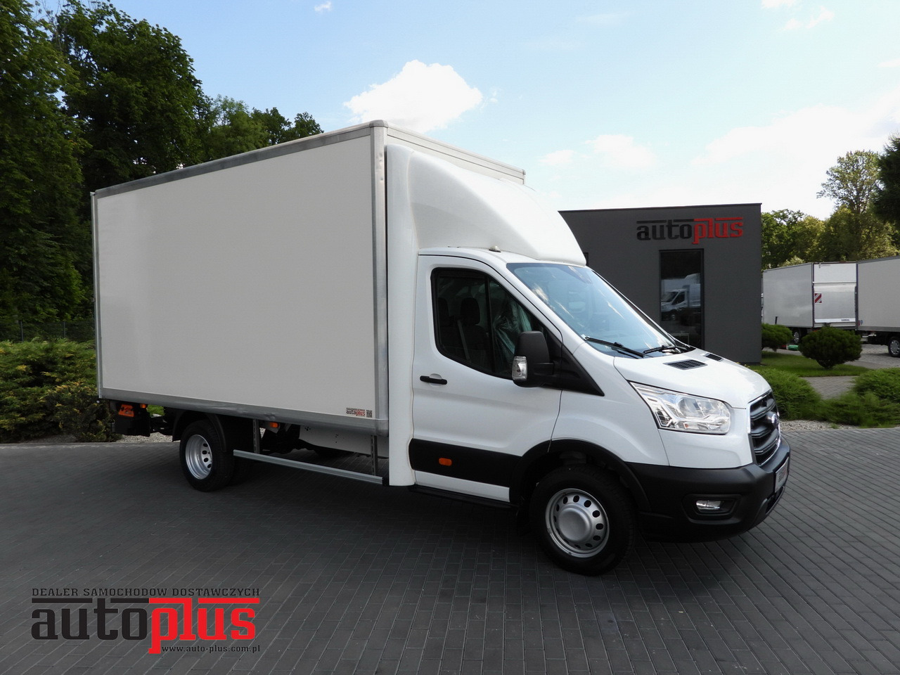 FORD TRANSIT BOX LIFT 8 PALLETS CRUISE CONTROL LED LIGHTS TWIN WHEELS AIR CONDITIONING 130HP - Kølebil: billede 1 FORD TRANSIT BOX LIFT 8 PALLETS CRUISE CONTROL LED LIGHTS TWIN WHEELS AIR CONDITIONING 130HP - Kølebil: billede 1