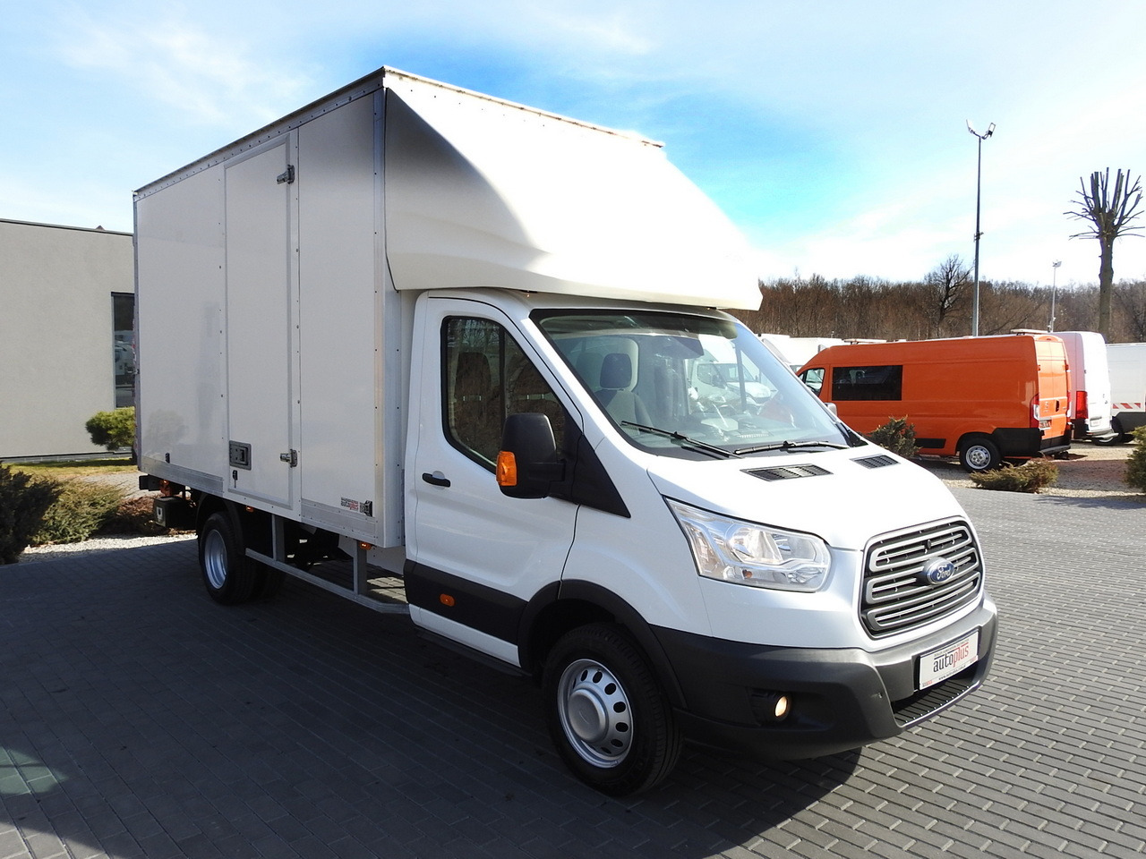 FORD TRANSIT BOX LIFT 8 PALLETS CRUISE CONTROL LED LIGHTS TWIN WHEELS AIR CONDITIONING 170HP - Varebil med kasse: billede 4 FORD TRANSIT BOX LIFT 8 PALLETS CRUISE CONTROL LED LIGHTS TWIN WHEELS AIR CONDITIONING 170HP - Varebil med kasse: billede 4
