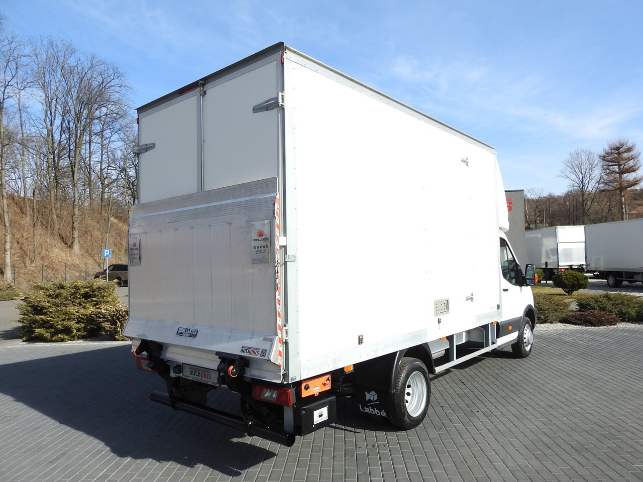 FORD TRANSIT BOX LIFT 8 PALLETS CRUISE CONTROL LED LIGHTS TWIN WHEELS AIR CONDITIONING 170HP - Varebil med kasse: billede 3 FORD TRANSIT BOX LIFT 8 PALLETS CRUISE CONTROL LED LIGHTS TWIN WHEELS AIR CONDITIONING 170HP - Varebil med kasse: billede 3