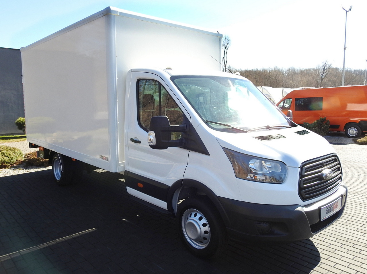 FORD TRANSIT BOX LIFT 8 PALLETS TWIN WHEELS AIR CONDITIONING 130HP - Varebil med kasse: billede 4 FORD TRANSIT BOX LIFT 8 PALLETS TWIN WHEELS AIR CONDITIONING 130HP - Varebil med kasse: billede 4