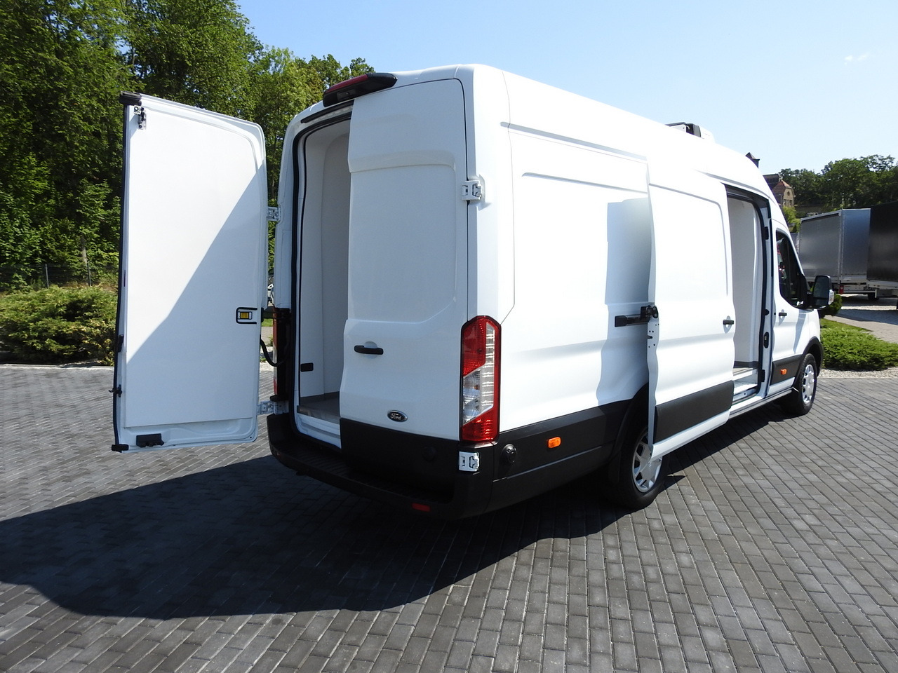 FORD TRANSIT REFRIGERATOR VAN 0*C HEATING FUNCTION CRUISE CONTROL AIR CONDITIONING LED LIGHTS 130HP - Kølebil: billede 3 FORD TRANSIT REFRIGERATOR VAN 0*C HEATING FUNCTION CRUISE CONTROL AIR CONDITIONING LED LIGHTS 130HP - Kølebil: billede 3
