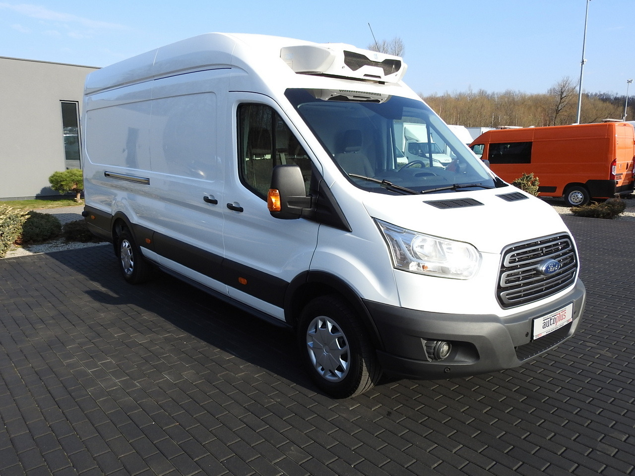 FORD TRANSIT REFRIGERATOR VAN 0°C HEATING FUNCTION CRUISE CONTROL LED LIGHTS AIR CONDITIONING 130HP - Kølebil: billede 4 FORD TRANSIT REFRIGERATOR VAN 0°C HEATING FUNCTION CRUISE CONTROL LED LIGHTS AIR CONDITIONING 130HP - Kølebil: billede 4
