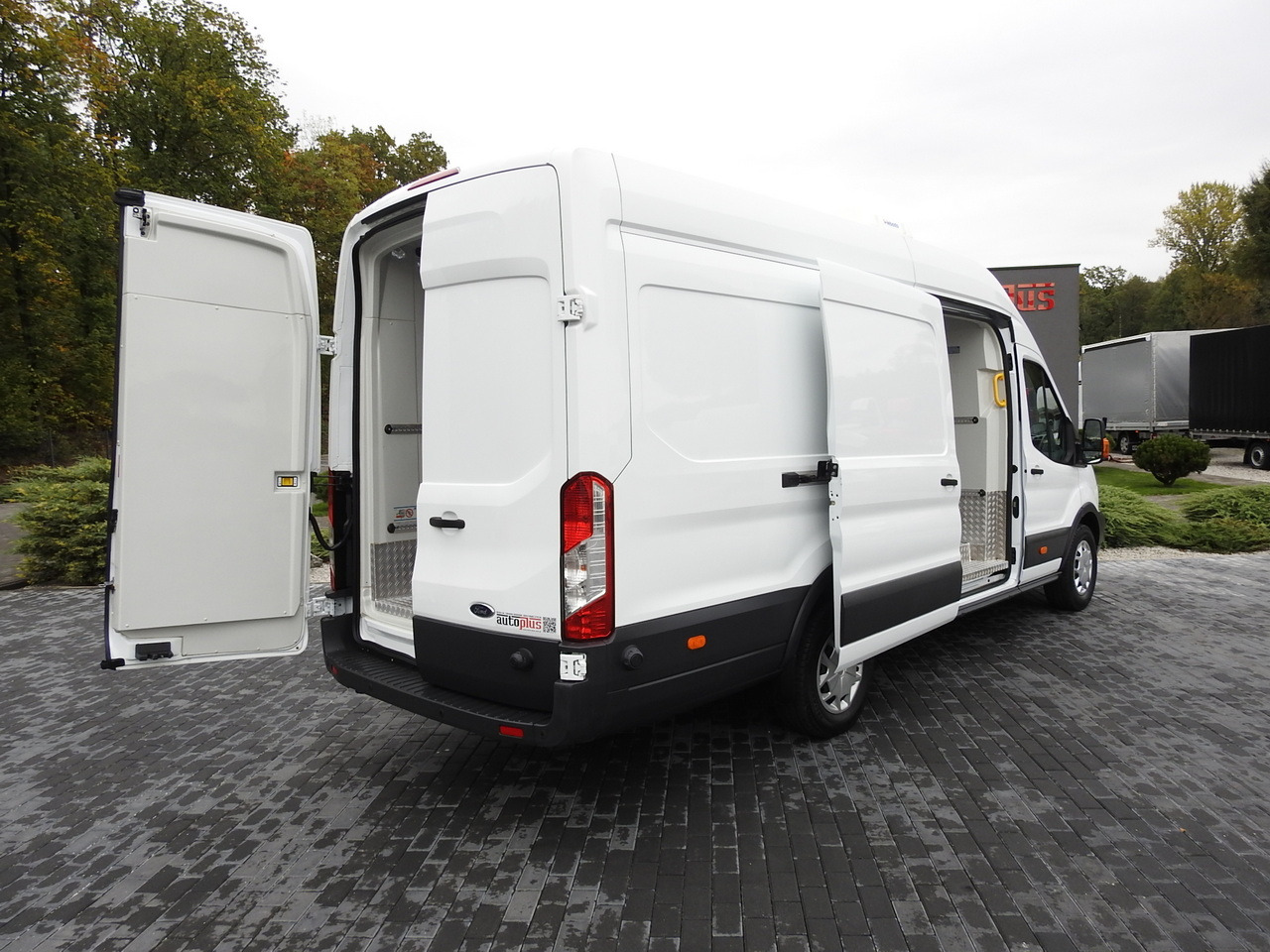 FORD TRANSIT REFRIGERATOR VAN 0*C HEATING FUNCTION POWER SUPPLY 230V CRUISE CONTROL NAVIGATION AIR CONDITIONING LED LIGHTS 130HP - Kølebil: billede 3 FORD TRANSIT REFRIGERATOR VAN 0*C HEATING FUNCTION POWER SUPPLY 230V CRUISE CONTROL NAVIGATION AIR CONDITIONING LED LIGHTS 130HP - Kølebil: billede 3