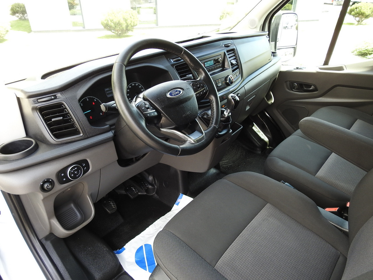 FORD TRANSIT REGRIGERATOR BOX 0*C POWER SUPPLY 230V CRUISE CONTROL AIR CONDITIONING TWIN WHEELS 170HP - Kølebil: billede 2 FORD TRANSIT REGRIGERATOR BOX 0*C POWER SUPPLY 230V CRUISE CONTROL AIR CONDITIONING TWIN WHEELS 170HP - Kølebil: billede 2