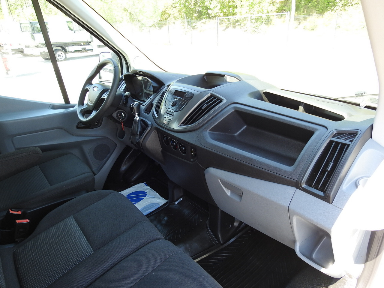 Mandskabsbil FORD TRANSIT STAKE BODY DOUBLE CABIN DOKA 7 SEATS AIR CONDITIONING  130HP: billede 31