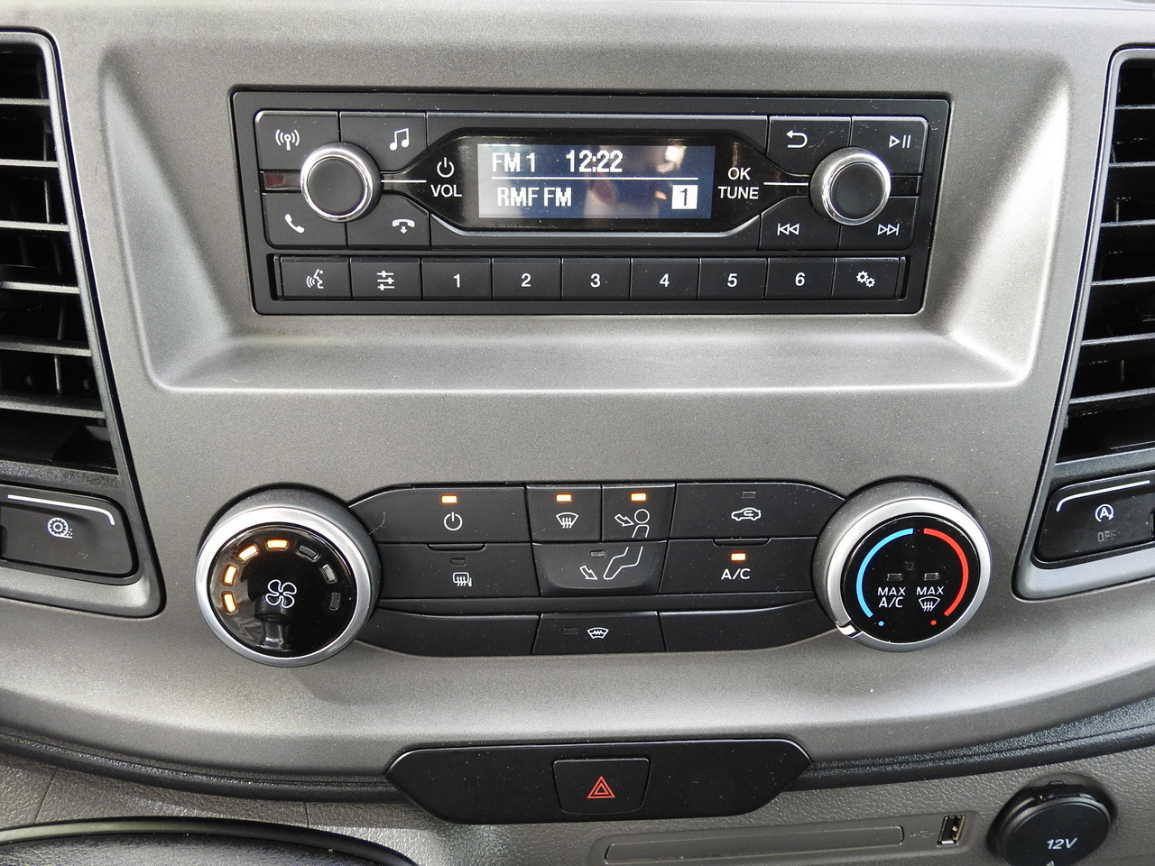 Mandskabsbil FORD TRANSIT STAKE BODY DOUBLE CABIN DOKA 7 SEATS CRUISE CONTROL AIR CONDITIONING LED LIGHTS  130HP: billede 35