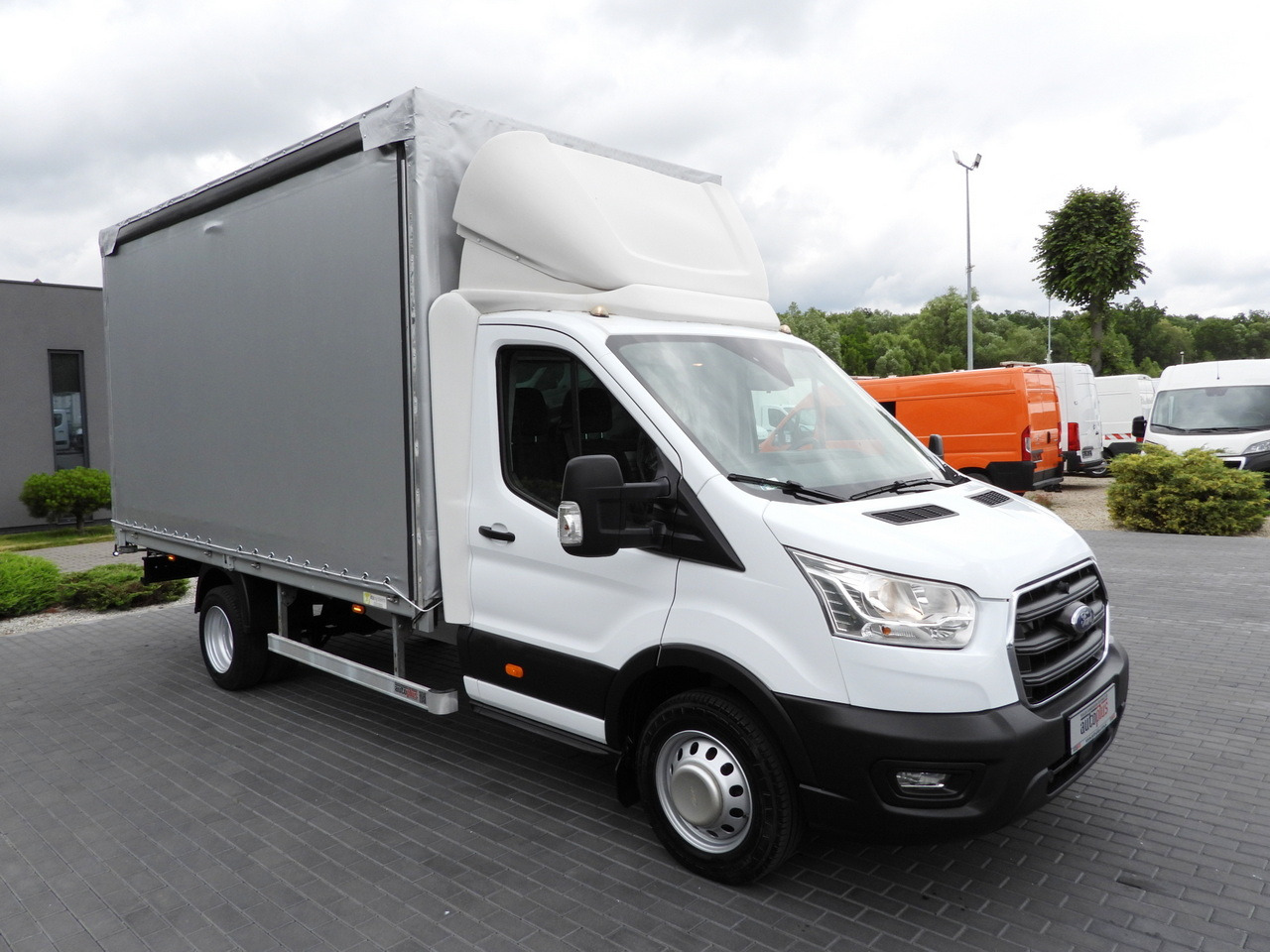 FORD TRANSIT TARPAULIN 8 PALLETS CRUISE CONTROL LED LIGHTS TWIN WHEELS AIR CONDITIONING 130HP - Varebil med presenning: billede 4 FORD TRANSIT TARPAULIN 8 PALLETS CRUISE CONTROL LED LIGHTS TWIN WHEELS AIR CONDITIONING 130HP - Varebil med presenning: billede 4