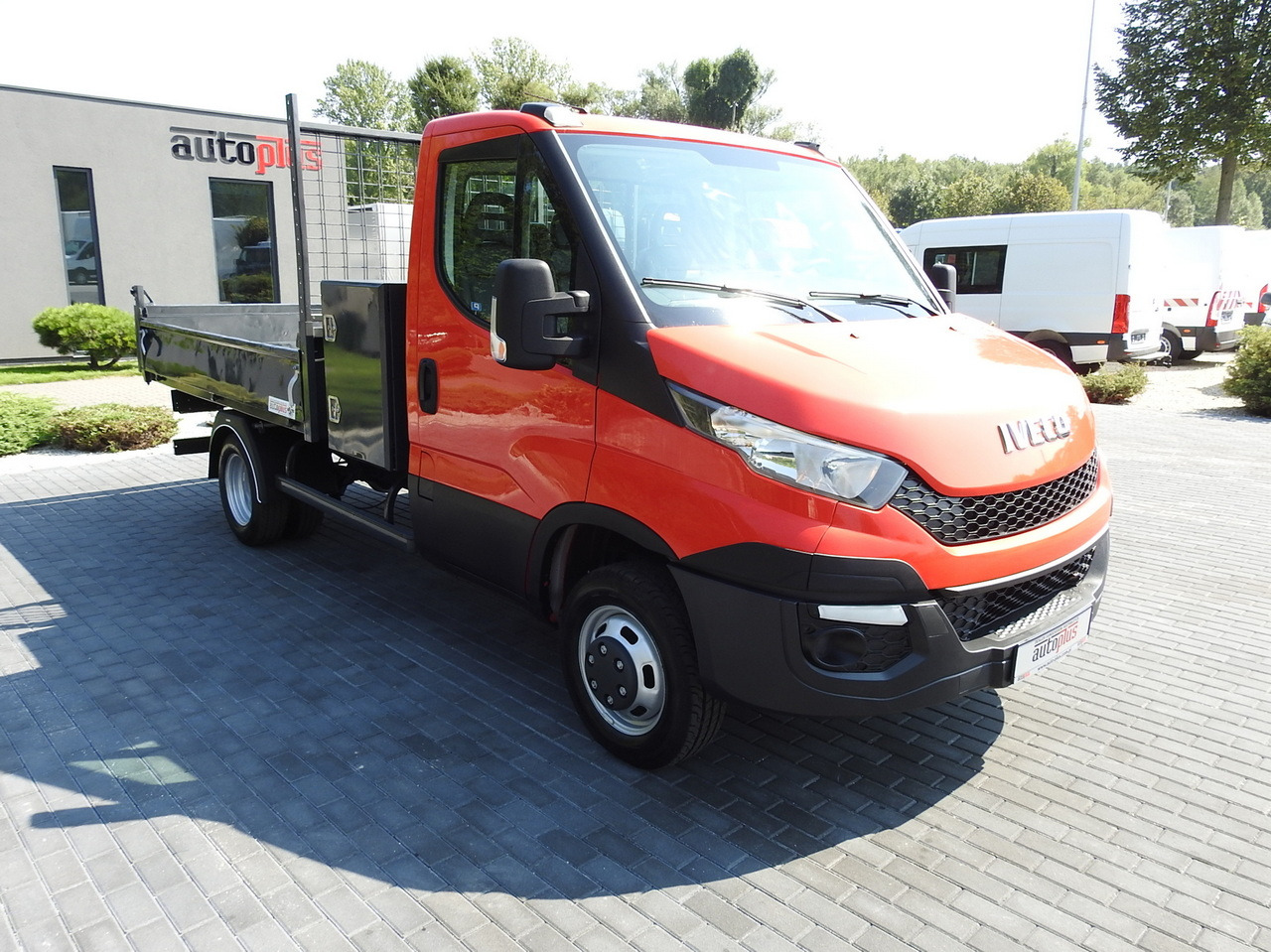 IVECO DAILY 35C13 TIPPER CRUISE CONTROL AIR CONDITIONING TWIN WHEELS 130HP - Ladbil med tip: billede 4 IVECO DAILY 35C13 TIPPER CRUISE CONTROL AIR CONDITIONING TWIN WHEELS 130HP - Ladbil med tip: billede 4