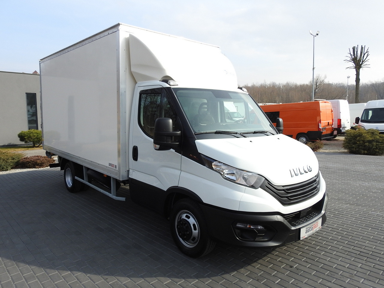 IVECO DAILY 35C16 BOX LIFT 8 PALLETS CRUISE CONTROL TWIN WHEELS AIR CONDITIONING 160HP - Varebil med kasse: billede 4 IVECO DAILY 35C16 BOX LIFT 8 PALLETS CRUISE CONTROL TWIN WHEELS AIR CONDITIONING 160HP - Varebil med kasse: billede 4