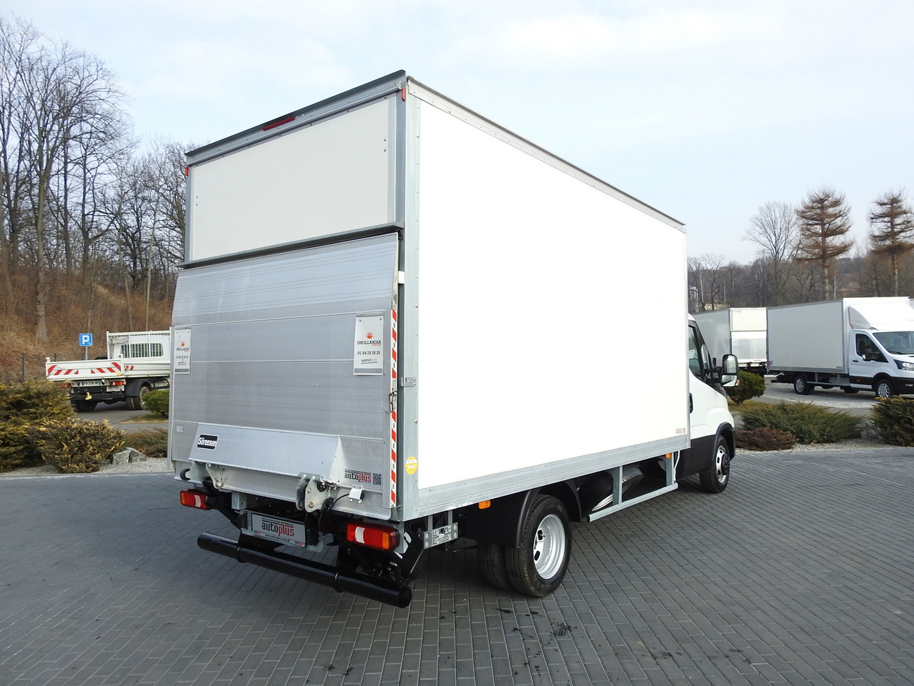 IVECO DAILY 35C16 BOX LIFT 8 PALLETS CRUISE CONTROL TWIN WHEELS AIR CONDITIONING 160HP - Varebil med kasse: billede 3 IVECO DAILY 35C16 BOX LIFT 8 PALLETS CRUISE CONTROL TWIN WHEELS AIR CONDITIONING 160HP - Varebil med kasse: billede 3